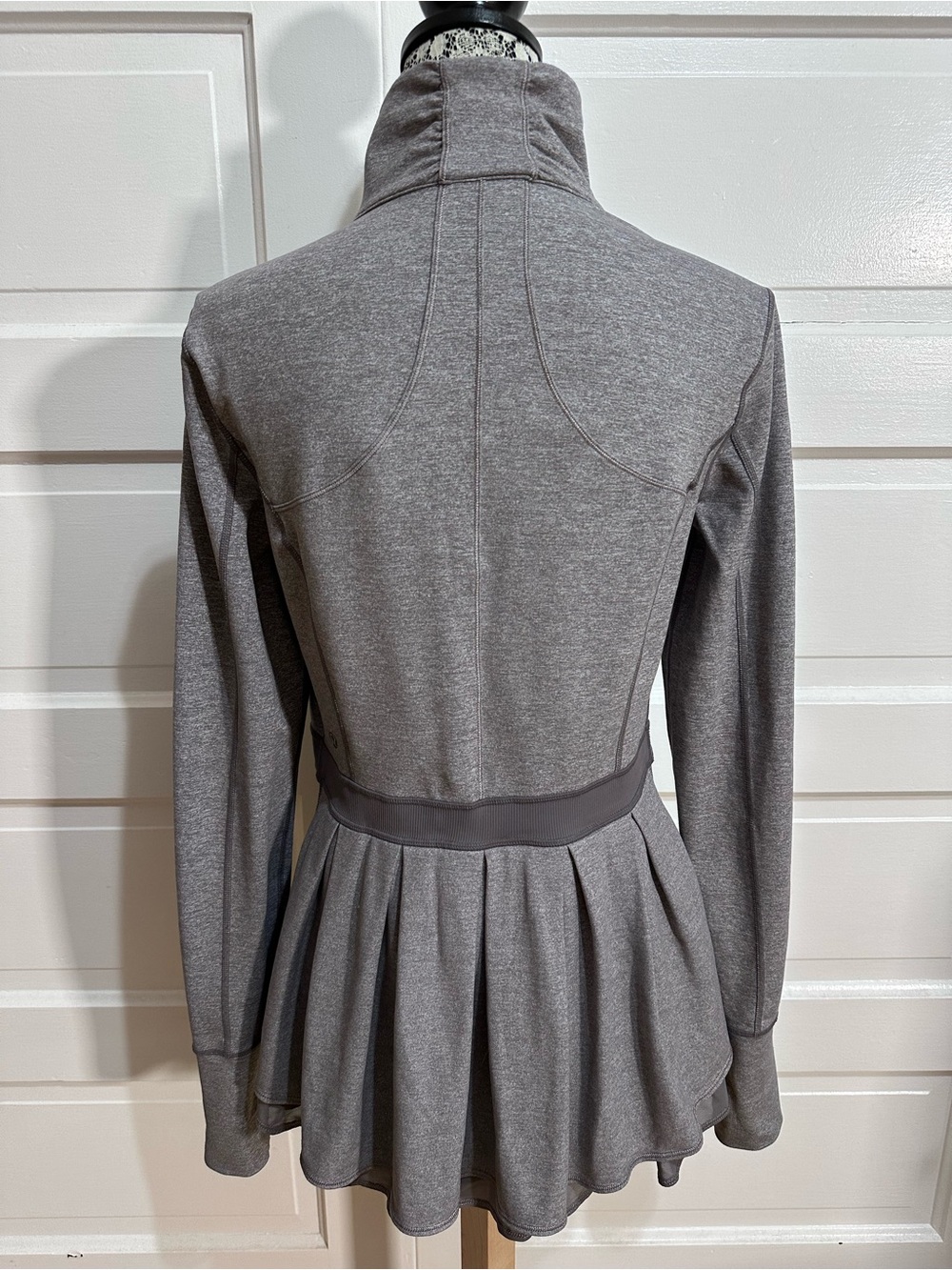RARE Lululemon Riding Jacket Size 10 Heathered Grey Peplum Ruffles